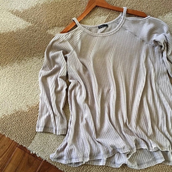 SOLD OUT!! Thermal Henley Cold Shoulder Sweater - Picture 4 of 6